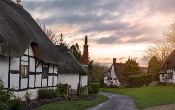is Saunderton thatch roofing popular